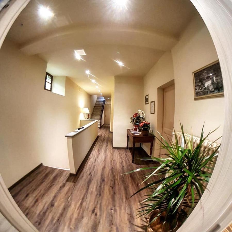 瓦拉洛 Delzanno酒店 外观 照片